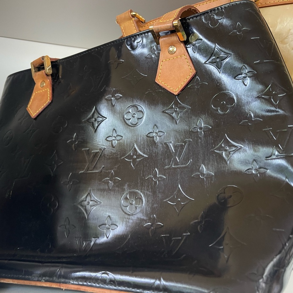 Louis Vuitton Black Vernis Houston